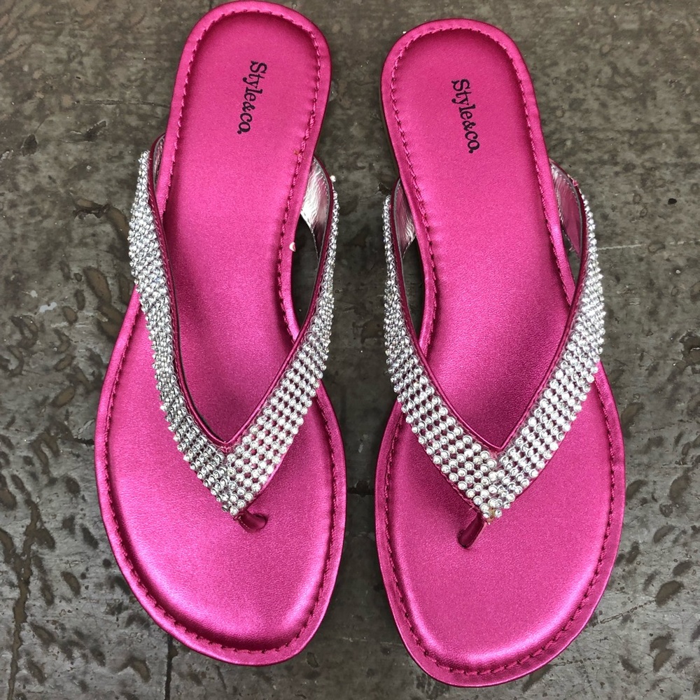 Style & Co Kolaberry Pink Thong Sandals Size 8.5